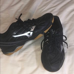 Mizuno volleyball shoes